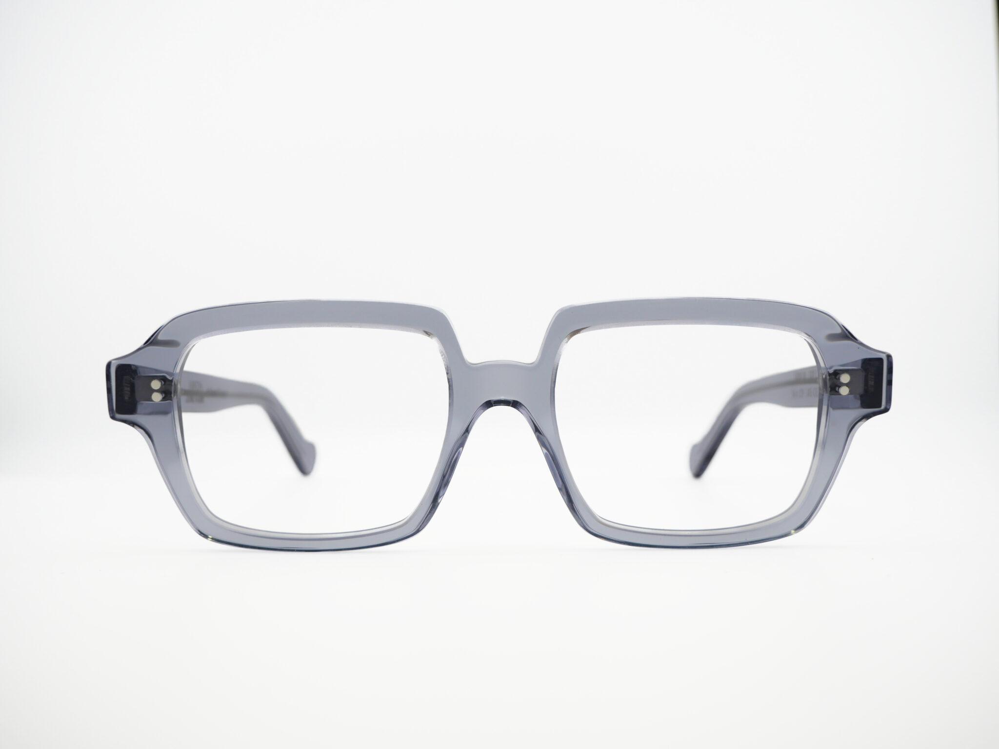 Gris bleu translucide